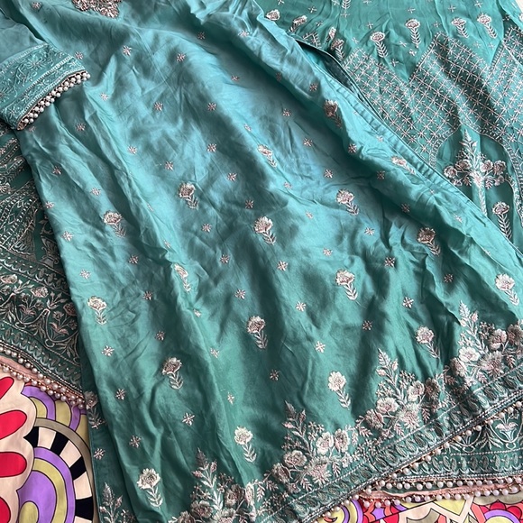 Beautiful sharara salwar Kameez - Picture 6 of 15